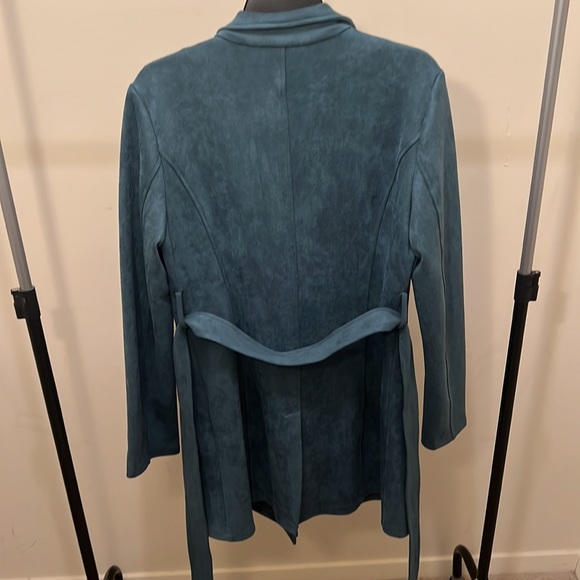 Women’s Suede Solitaire Coat - Picture 4 of 7